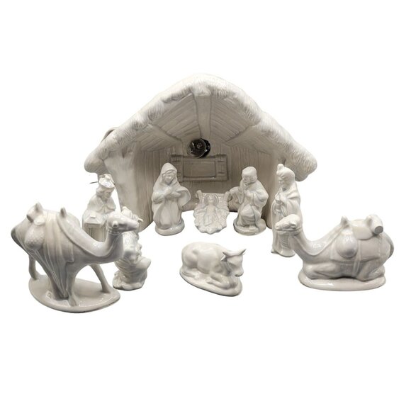 Vintage Ceramic Nativity Scene Set With Light Up Manger & Figurines Christmas - Picture 1 of 12